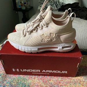Under Armour Women’s HOVR Phantoms